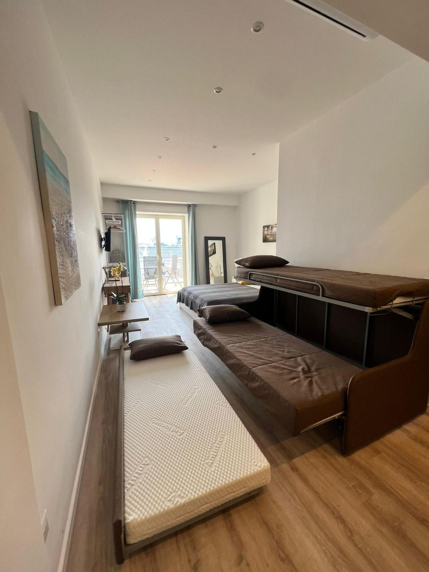 Apartment A Due Passi Dal Centro Di Neapel
